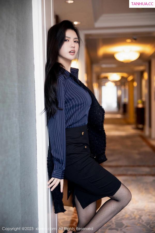 李浅浅  [XiuRen]高清写真图 2023.03.10 No.6391 浅浅Danny 黑丝美腿第13张图片